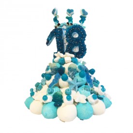 Gâteau d'anniversaire en bonbons avec le chiffre 18
